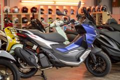 Aprilia SR GT 125 blau schwarz