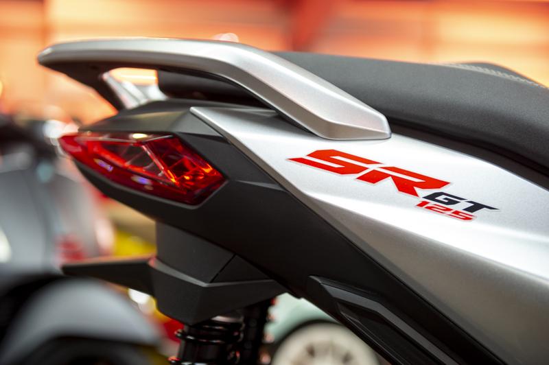 Aprilia SR GT 125 blau schwarz