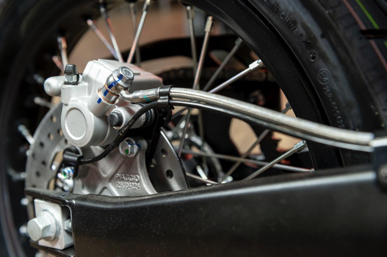 Aprilia SX 125 silber blau