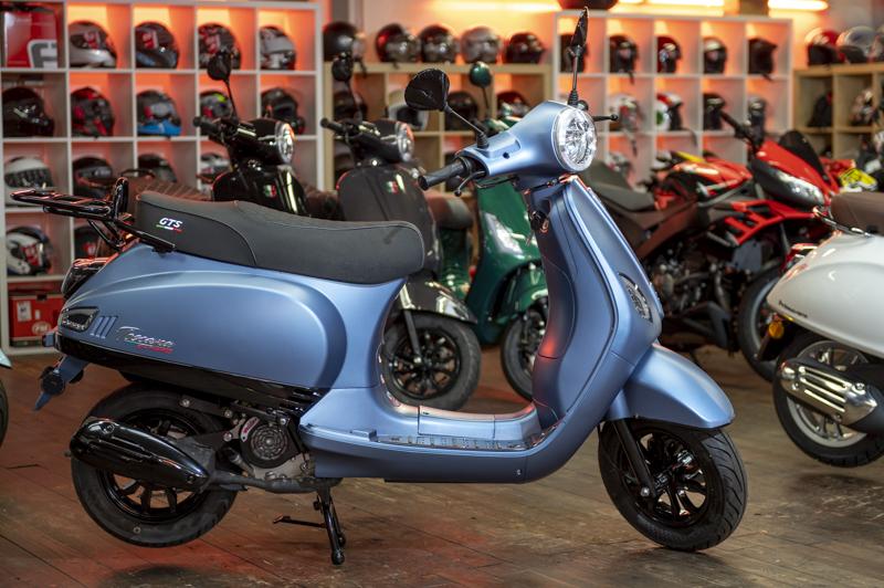 GTS Toscana blau matt