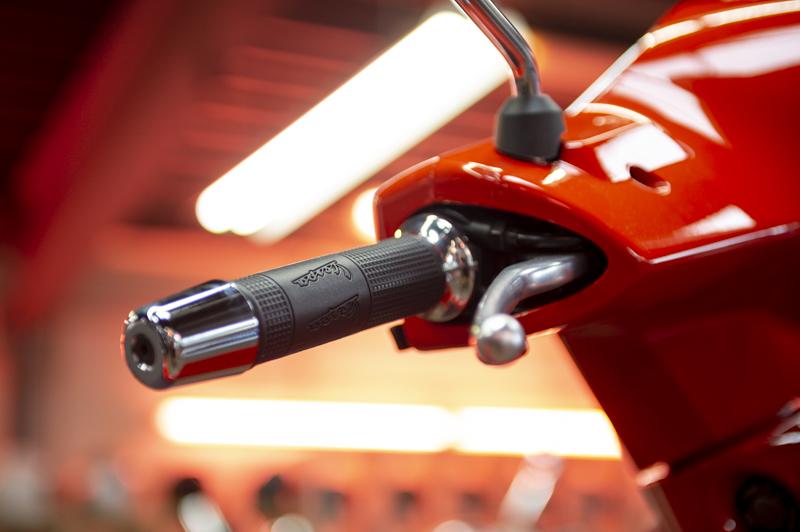 Vespa GTS 300 orange