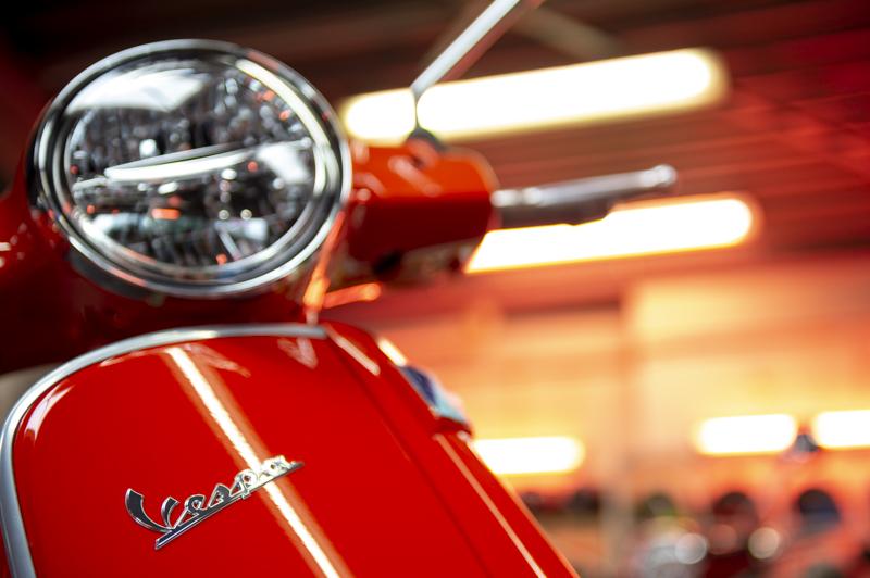 Vespa GTS 300 orange