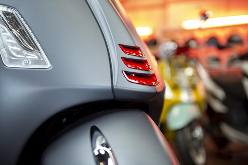 Vespa GTS 125 Super Sport titan matt