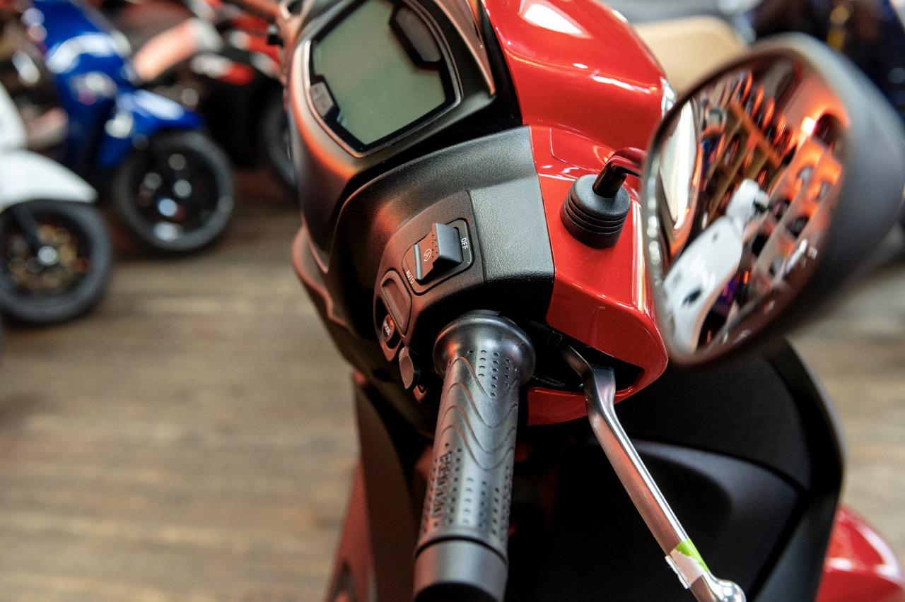 Piaggio Medley S 125 rot