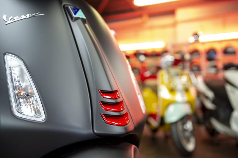 Vespa Sprint S 125 schwarz matt