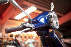 Vespa Primavera 125 blau