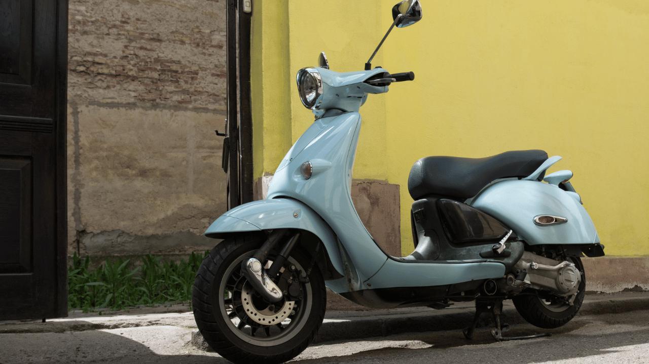 Vespa im Frühling